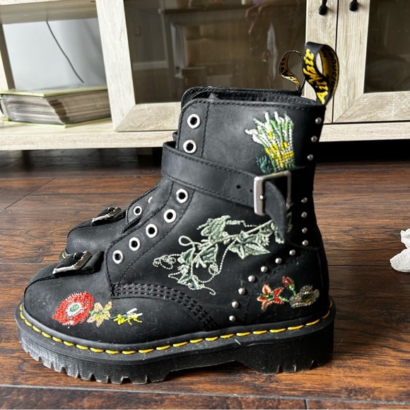 Dr.Martens, Women Boots - Picture 3 of 11